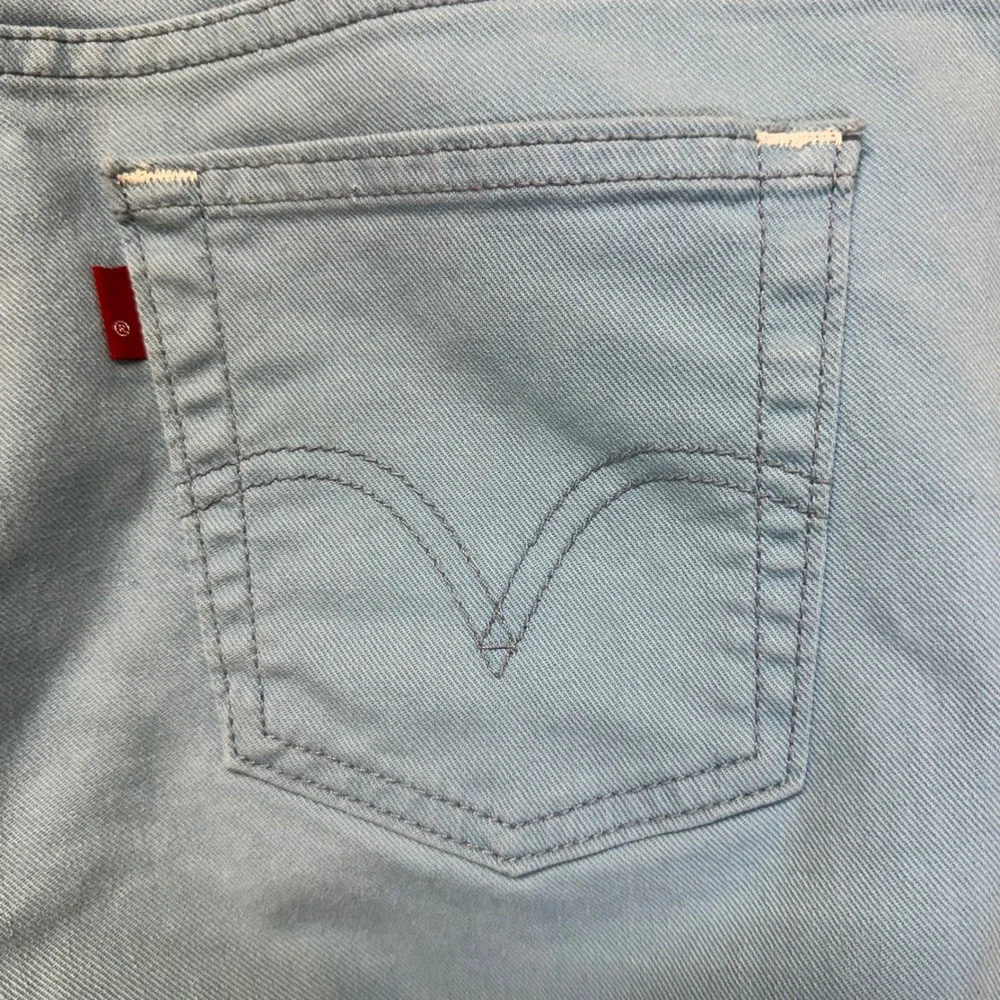 Levi Strauss 515 Denim Shorts Women 12 Light Blue Stretch 5-Pocket Pedal Pushers